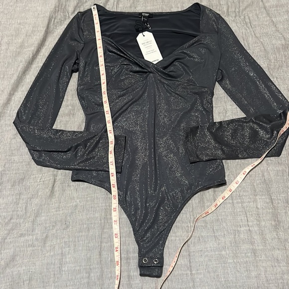 3/$25 ⭐️ Express Shimmering Black Long Sleeve Bodysuit - Picture 3 of 7